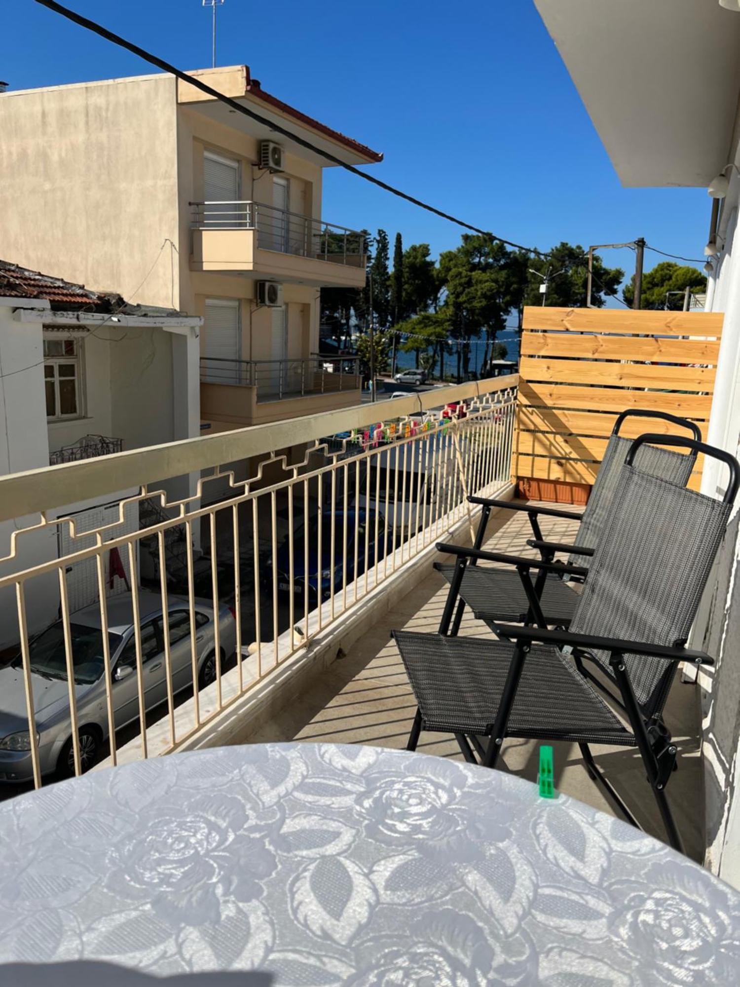 Xronis Apartments Неа Миханиона Екстериор снимка